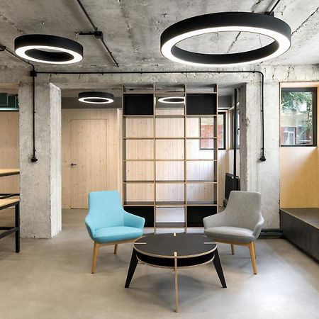 Izy Stay Hostel Bratislava Esterno foto