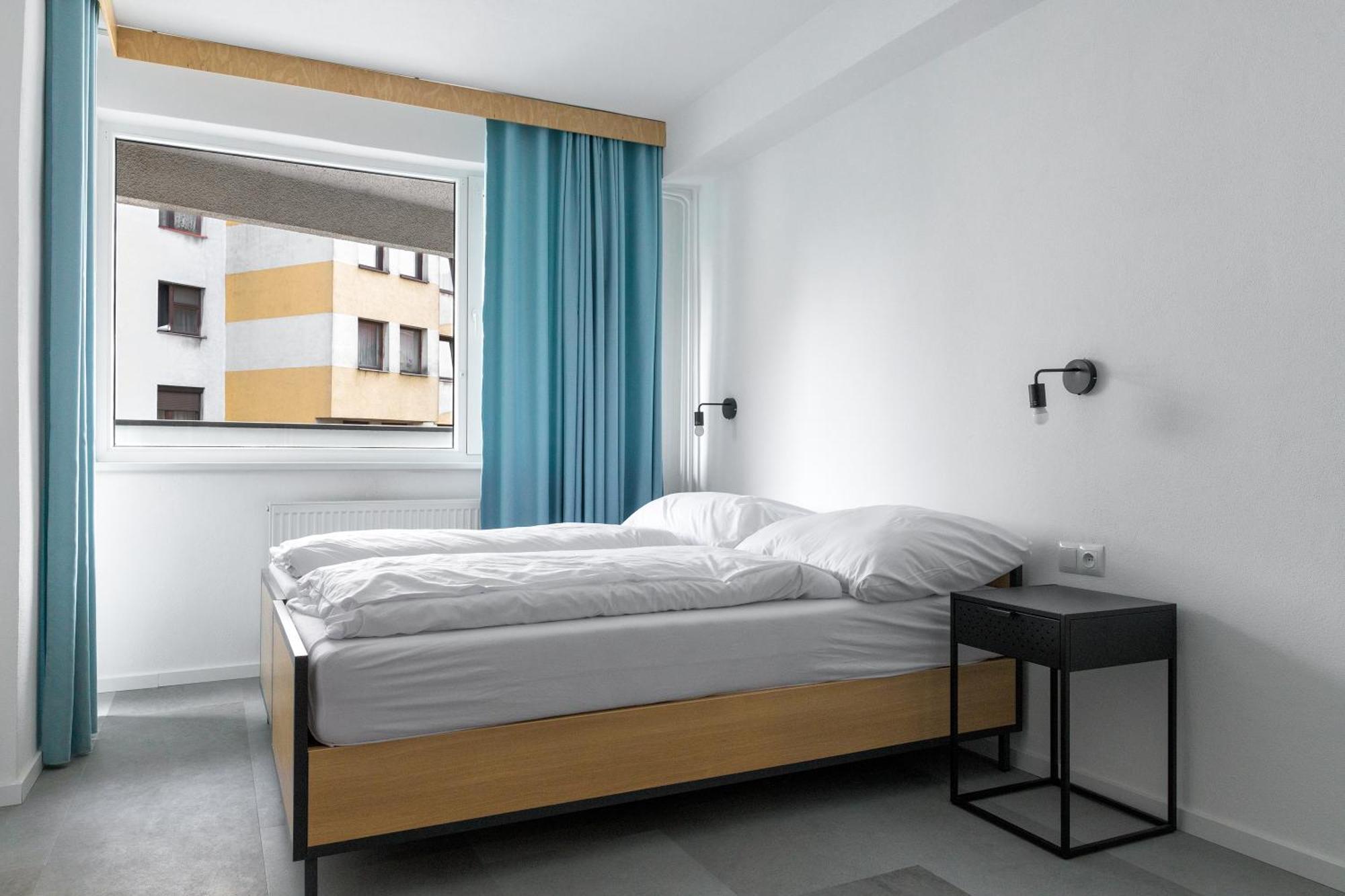 Izy Stay Hostel Bratislava Esterno foto