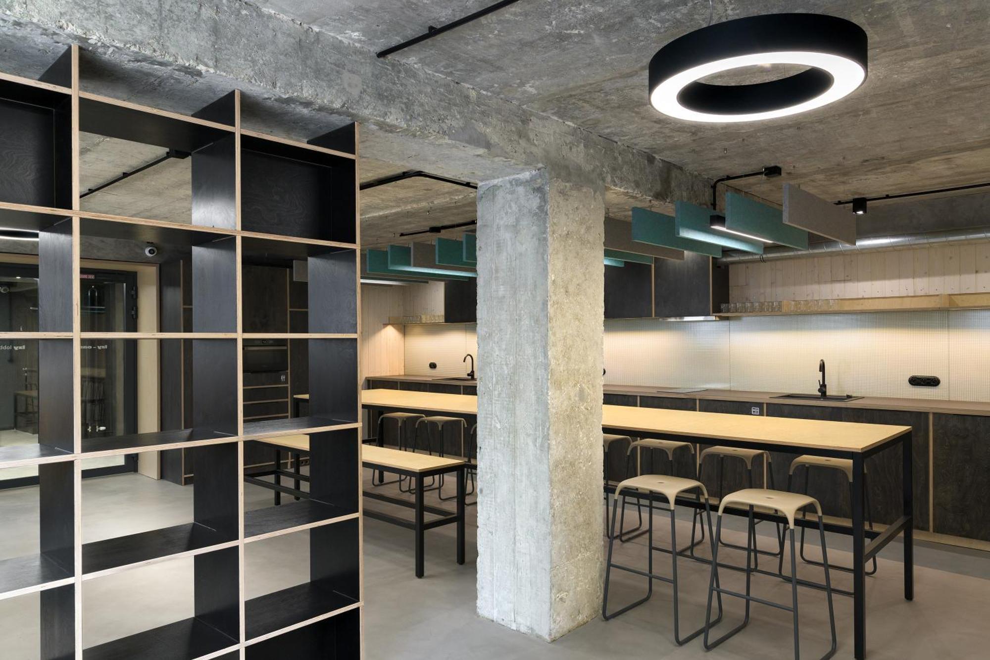 Izy Stay Hostel Bratislava Esterno foto