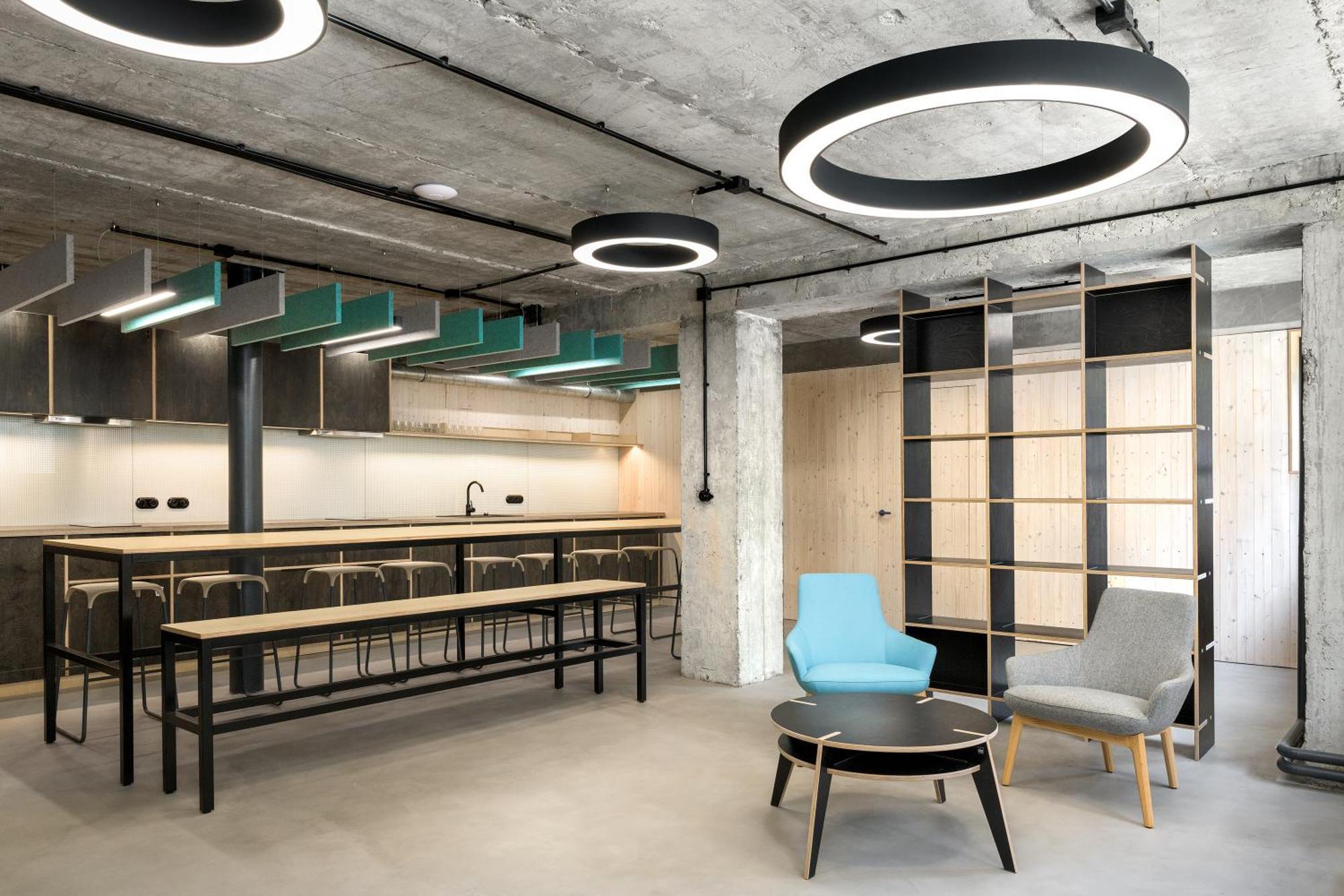 Izy Stay Hostel Bratislava Esterno foto