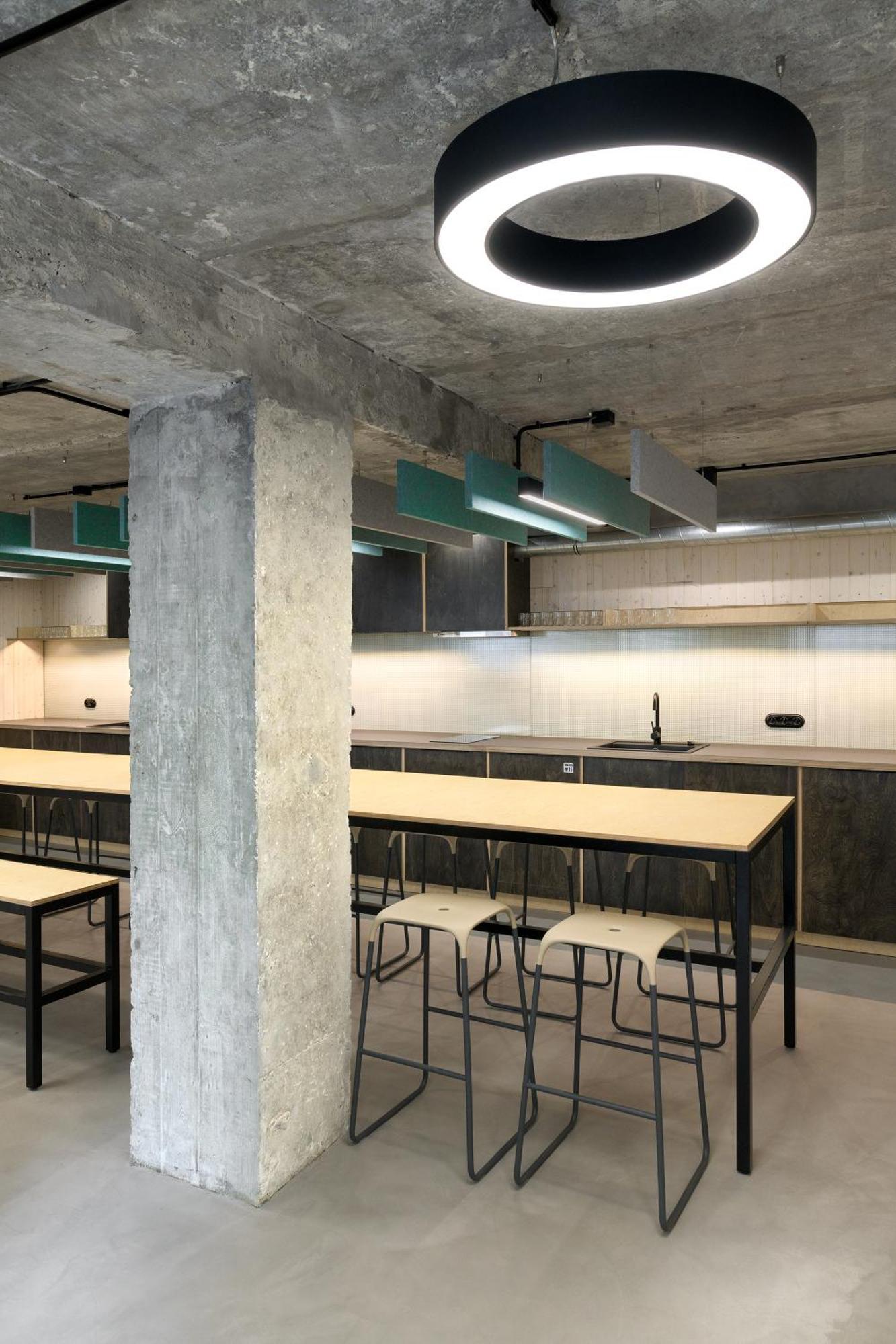Izy Stay Hostel Bratislava Esterno foto