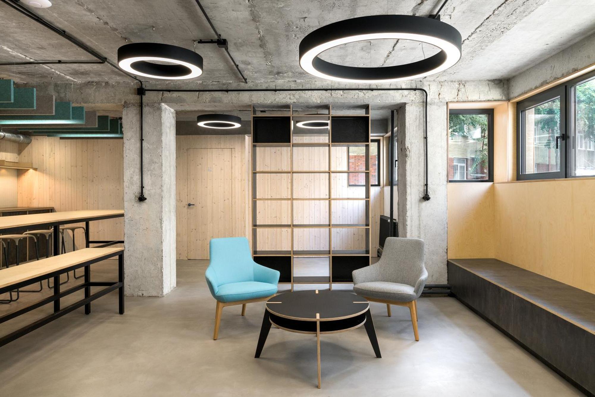 Izy Stay Hostel Bratislava Esterno foto