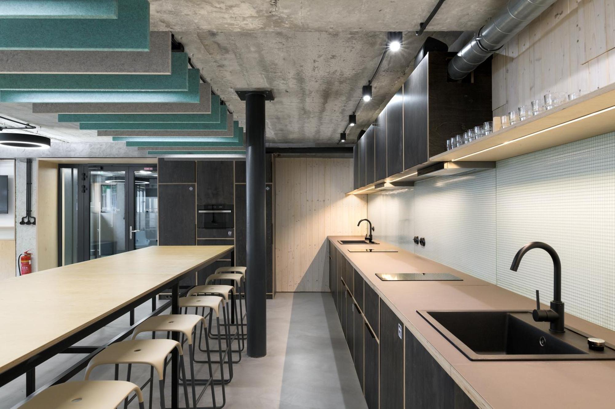 Izy Stay Hostel Bratislava Esterno foto