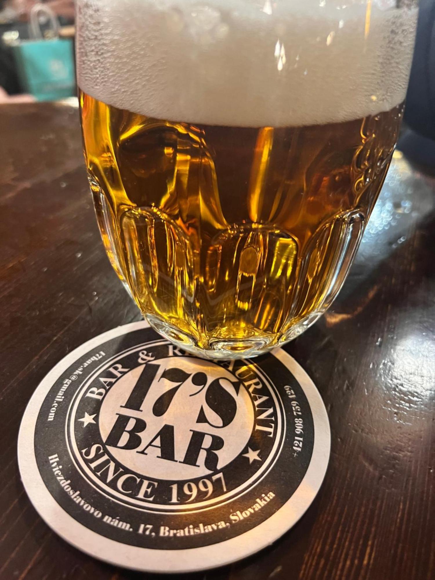 Izy Stay Hostel Bratislava Esterno foto