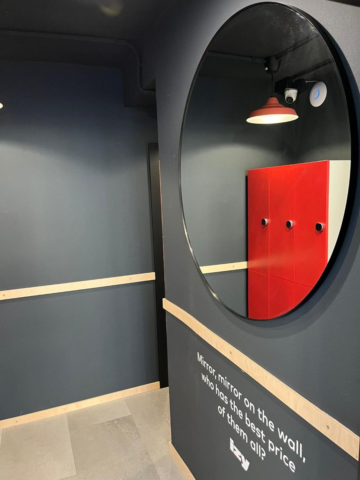 Izy Stay Hostel Bratislava Esterno foto