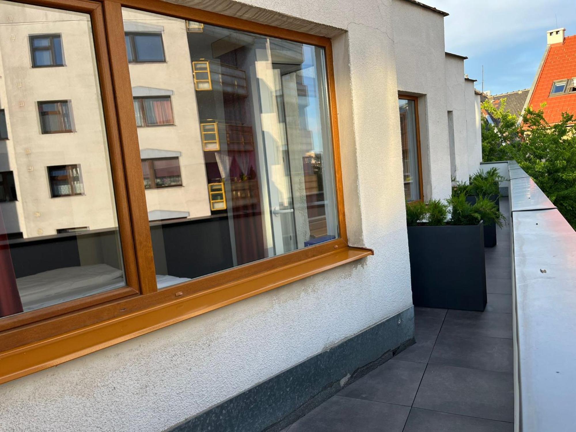 Izy Stay Hostel Bratislava Esterno foto