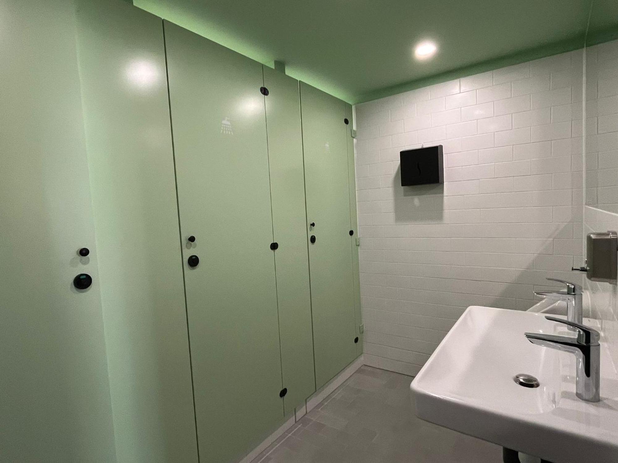 Izy Stay Hostel Bratislava Esterno foto