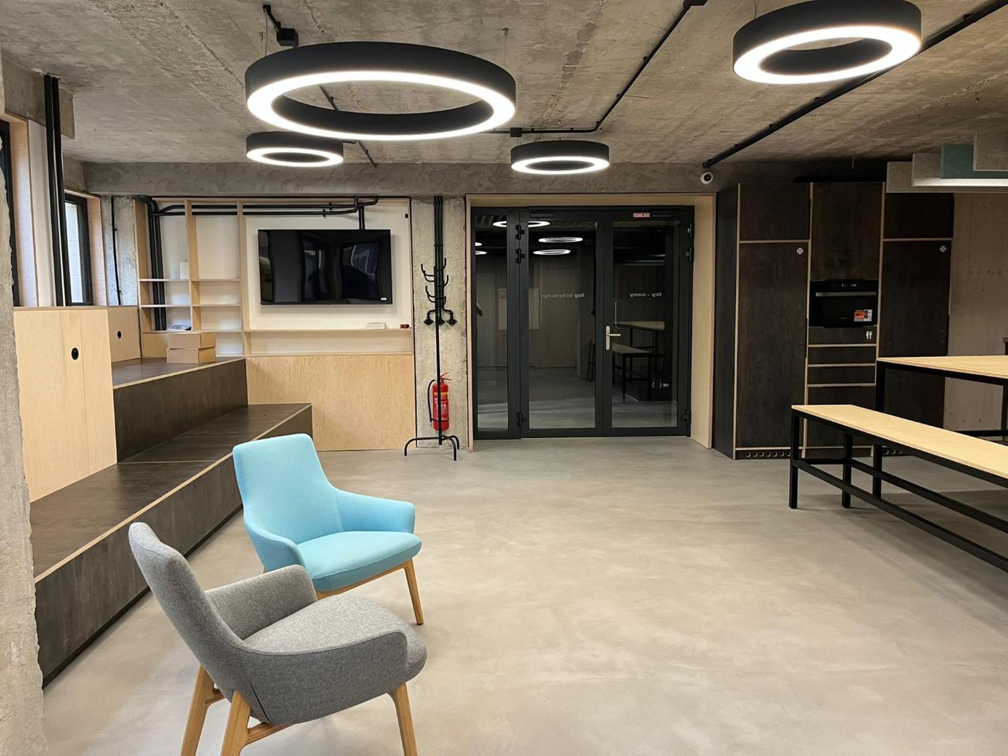Izy Stay Hostel Bratislava Esterno foto