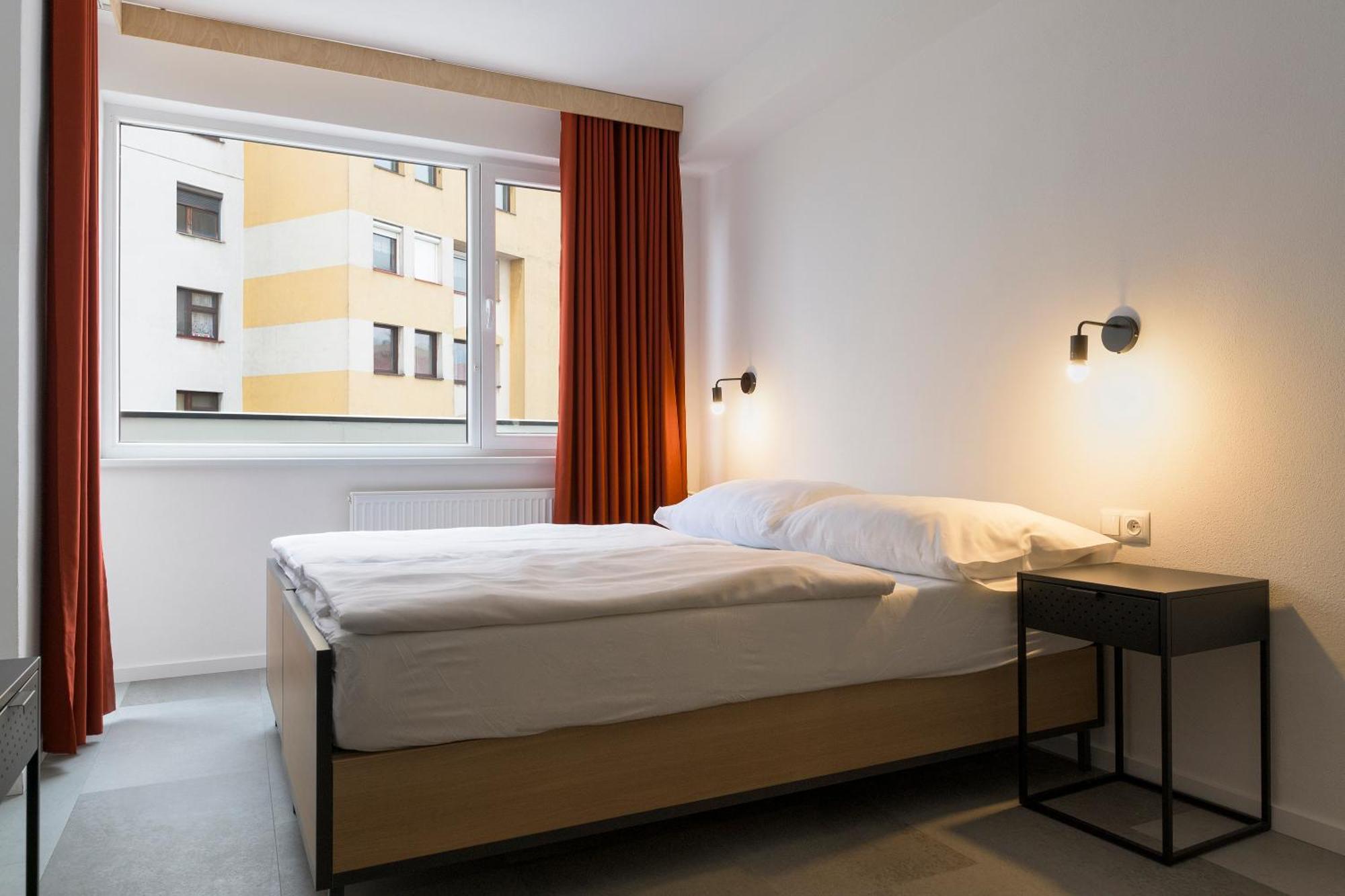 Izy Stay Hostel Bratislava Esterno foto