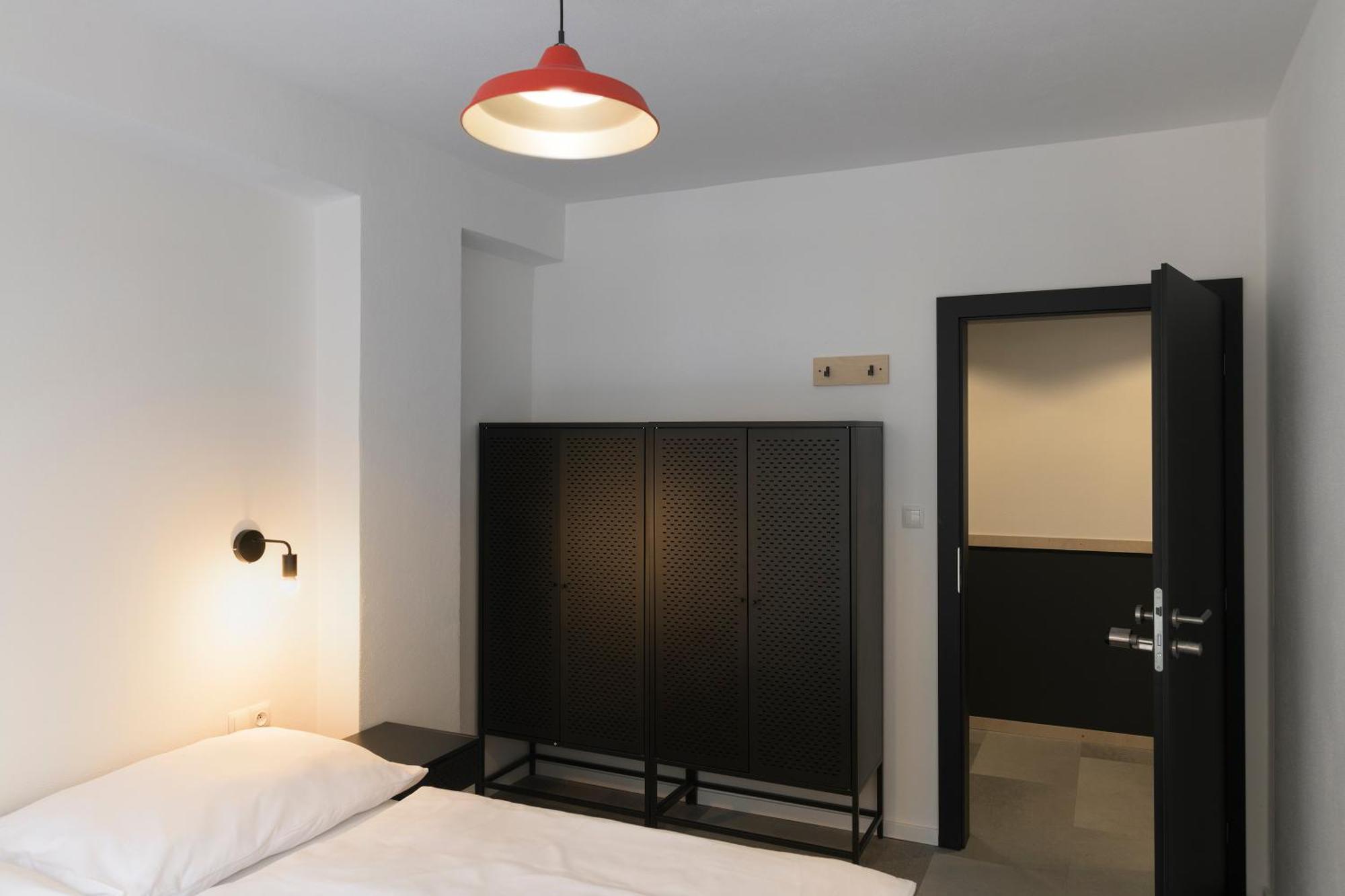 Izy Stay Hostel Bratislava Esterno foto